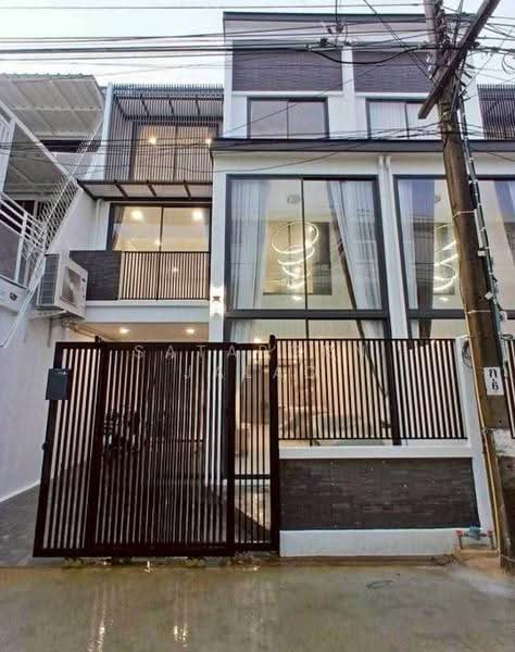 3-BR House, Bangkok, Khlong Tan Nua, Watthana, Bangkok, 3 Bedrooms, 200 sqm, Single Detached House For Rent, by Sataporn Jalao, 500567791 - DDproperty.com
