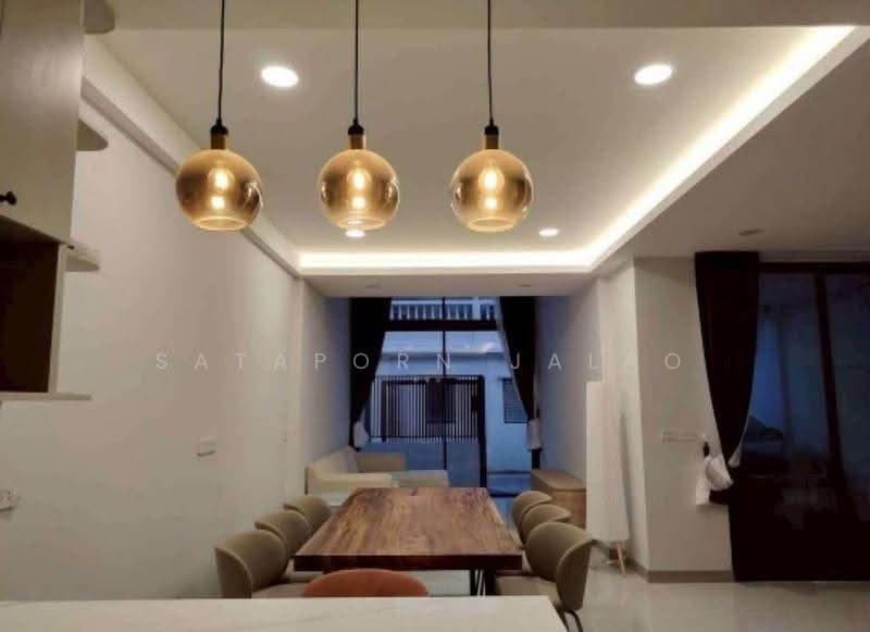 3-BR House, Bangkok, Khlong Tan Nua, Watthana, Bangkok, 3 Bedrooms, 200 sqm, Single Detached House For Rent, by Sataporn Jalao, 500567791 - DDproperty.com