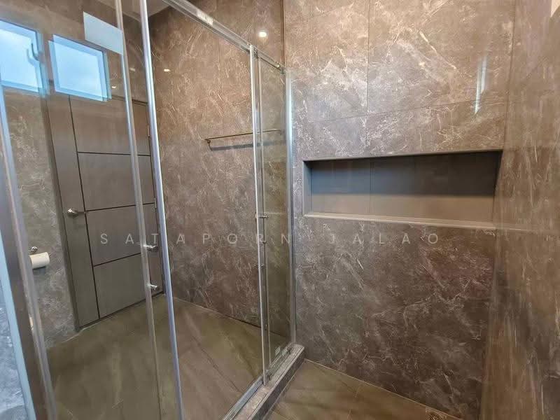 4-BR House, Bangkok, Phra Kanong Nua, Watthana, Bangkok, 4 Bedrooms, 330 sqm, Single Detached House For Sale, by Sataporn Jalao, 500567833 - DDproperty.com