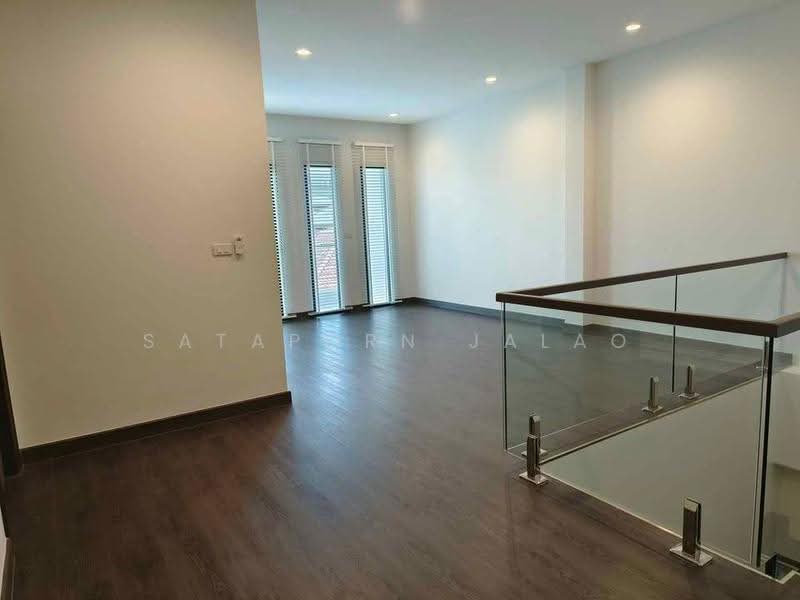 4-BR House, Bangkok, Phra Kanong Nua, Watthana, Bangkok, 4 Bedrooms, 330 sqm, Single Detached House For Sale, by Sataporn Jalao, 500567833 - DDproperty.com