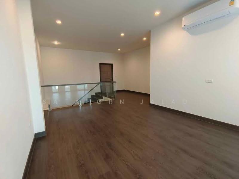 บ้าน 4-ห้องนอน, กรุงเทพ, พระโขนงเหนือ, วัฒนา, กรุงเทพ, 330 ตร.ม., บ้านเดี่ยว ขาย, โดย Sataporn Jalao, 500567833 - DDproperty.com