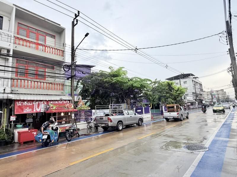 ตึกแถว 3 ขั้น ดอนเมือง ติดถนนช่างอากาศอุทิศ, กรุงเทพ, ช่างอากาศอุทิศ, ดอนเมือง, กรุงเทพ, 62 ตร.ม., ตึกแถว-อาคารพาณิชย์ ขาย, โดย วสันต์ วะสะติ, 500567892 - DDproperty.com