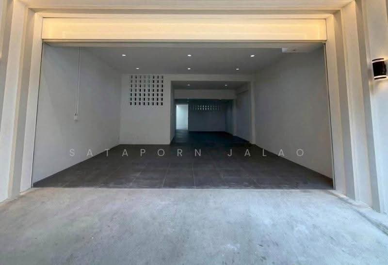Prominent Place, Bangkok, Ramkhamhaeng 24 Alley, Hua Mak, Bang Kapi, Bangkok, 4 Bedrooms, 368 sqm, Townhouse For Sale, by Sataporn Jalao, 500567896 - DDproperty.com