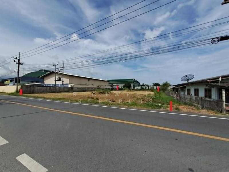 Land for sale in Nong Sam Chak: 2 rai, filled, located on Road 3057, Chon Buri (Pattaya), Nong Samsak, Ban Bung, Chon Buri (Pattaya), , 3,472 sqm, Land For Sale, by RICHWELL INTERPLUS, 500567951 - DDproperty.com