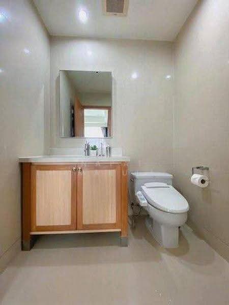The Emporio Place, Bangkok, 93 Soi Sukhumvit 24, Sukhumvit Road, Khong Tan, Khlong Toei, Bangkok, 2 Bedrooms, 108 sqm, Condo For Sale, by Napat Thamakulangkul, 500567977 - DDproperty.com
