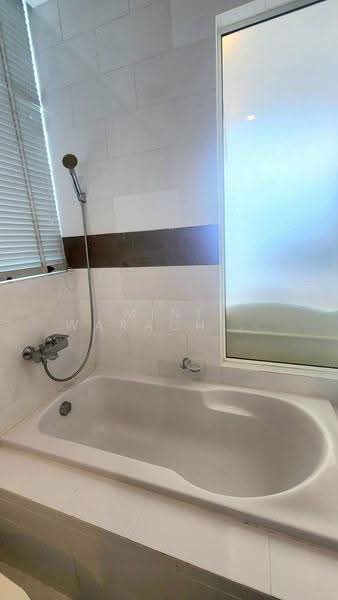 IDEO Verve Sukhumvit, Bangkok, 2077 Sukhumvit Road, Phra Kanong Nua, Watthana, Bangkok, 2 Bedrooms, 63 sqm, Condo For Rent, by Mint Warachaya, 500568036 - DDproperty.com