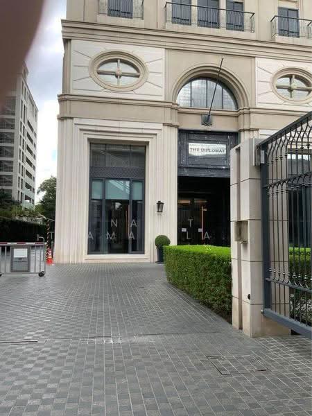 The Diplomat Sathorn, Bangkok, 158 Sathorn Nua Road, Silom, Bang Rak, Bangkok, 2 Bedrooms, 75 sqm, Condo For Sale, by Napat Thamakulangkul, 500568100 - DDproperty.com