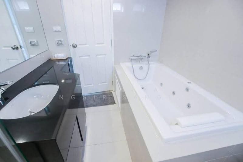 Belle Grand Rama 9, Bangkok, 131 Rama 9 Road, Huai Khwang, Bangkok, 3 Bedrooms, 110 sqm, Condo For Rent, by Trinnaya Dungsirisangthong, 500568136 - DDproperty.com