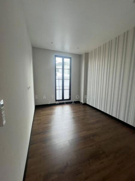 Maison Blanche – Sukhumvit 67, Bangkok, 59 Soi Sukhumvit 67, Phra Kanong Nua, Watthana, Bangkok, 4 Bedrooms, 244 sqm, Single Detached House For Rent, by Sataporn Jalao, 500568168 - DDproperty.com