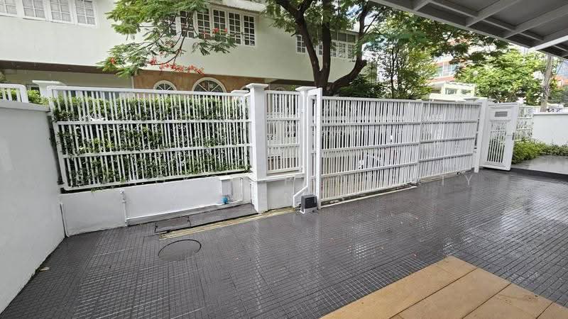 Klang Nivas 49, Bangkok, Khlong Tan Nua, Watthana, Bangkok, 4 Bedrooms, 490 sqm, Townhouse For Rent, by BANGKOK PROPERTY AGENTS, 500568196 - DDproperty.com