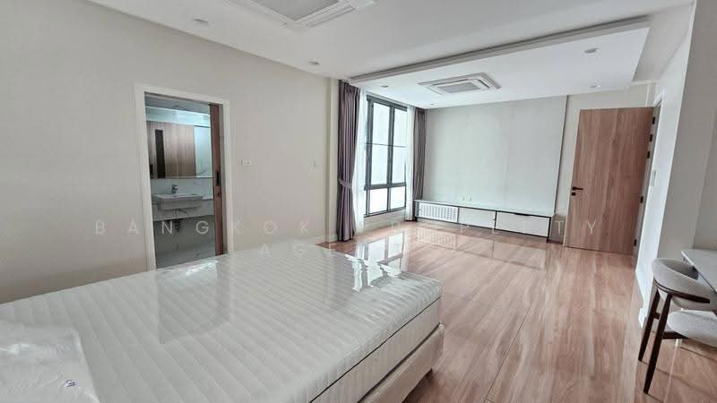 Klang Nivas 49, Bangkok, Khlong Tan Nua, Watthana, Bangkok, 4 Bedrooms, 490 sqm, Townhouse For Rent, by BANGKOK PROPERTY AGENTS, 500568196 - DDproperty.com