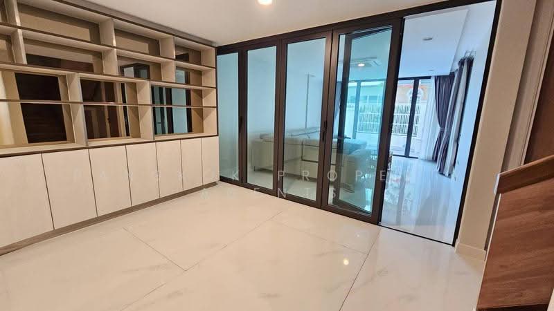 Klang Nivas 49, Bangkok, Khlong Tan Nua, Watthana, Bangkok, 4 Bedrooms, 490 sqm, Townhouse For Rent, by BANGKOK PROPERTY AGENTS, 500568196 - DDproperty.com