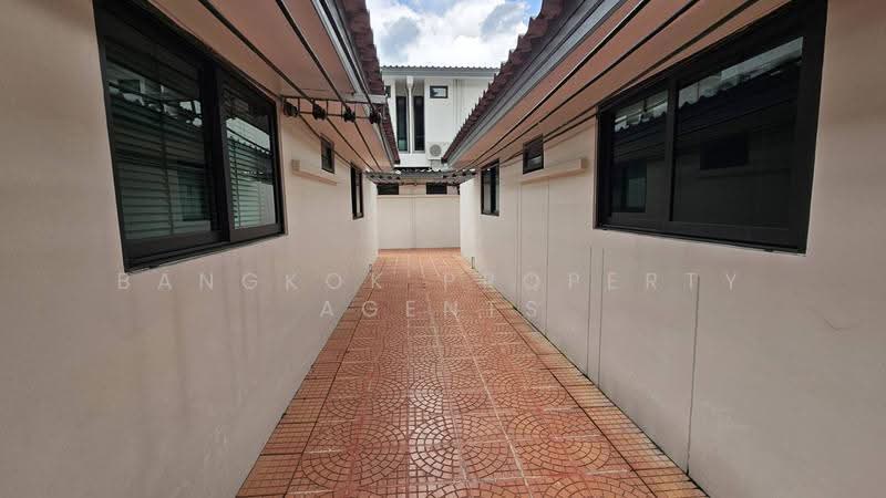 Klang Nivas 49, Bangkok, Khlong Tan Nua, Watthana, Bangkok, 4 Bedrooms, 490 sqm, Townhouse For Rent, by BANGKOK PROPERTY AGENTS, 500568196 - DDproperty.com