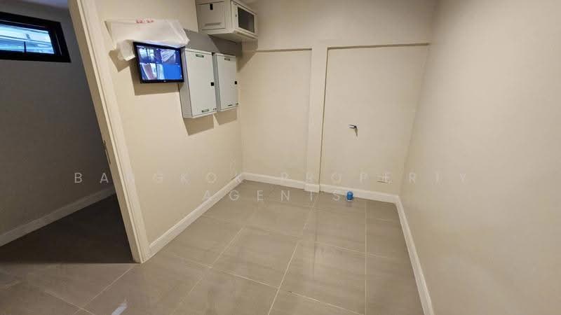 Klang Nivas 49, Bangkok, Khlong Tan Nua, Watthana, Bangkok, 4 Bedrooms, 490 sqm, Townhouse For Rent, by BANGKOK PROPERTY AGENTS, 500568196 - DDproperty.com