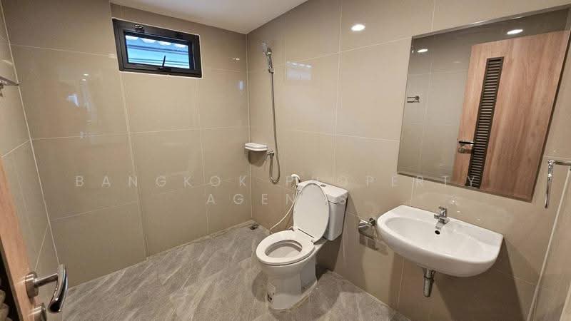 Klang Nivas 49, Bangkok, Khlong Tan Nua, Watthana, Bangkok, 4 Bedrooms, 490 sqm, Townhouse For Rent, by BANGKOK PROPERTY AGENTS, 500568196 - DDproperty.com