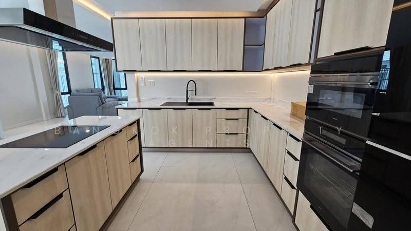 Klang Nivas 49, Bangkok, Khlong Tan Nua, Watthana, Bangkok, 3 Bedrooms, 230 sqm, Townhouse For Rent, by BANGKOK PROPERTY AGENTS, 500568310 - DDproperty.com