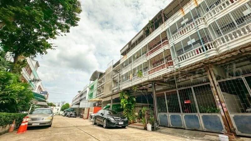 ลาดพร้าววังหิน 26, Bangkok, ลาดพร้าววังหิน, Lat Phrao, Lat Phrao, Bangkok, , 280 sqm, Shophouse For Sale, by คุณ กฤติน ( มาร์ค ), 500568330 - DDproperty.com