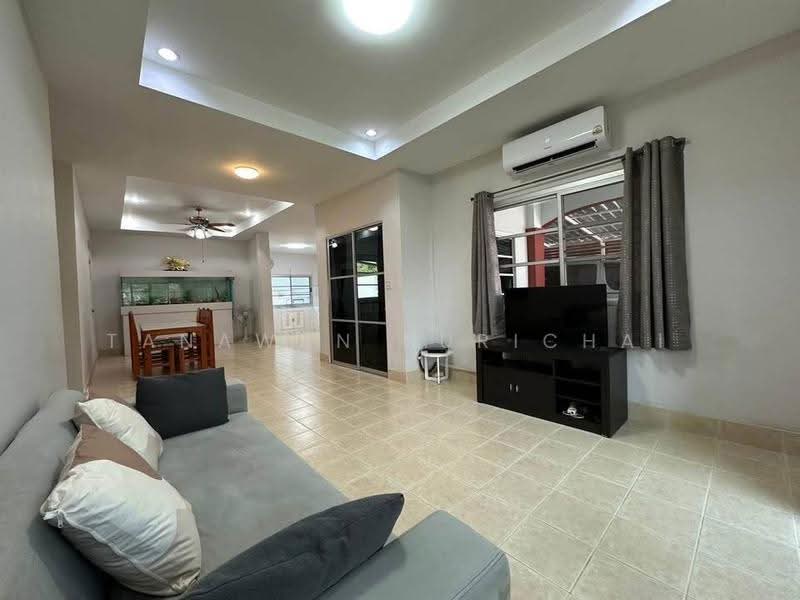 3-BR House, Chon Buri (Pattaya), Nong Pla Lai, Bang Lamung (Pattaya), Chon Buri (Pattaya), 3 Bedrooms, 263 sqm, Single Detached House For Sale, by Tanawan Surichai, 500568526 - DDproperty.com
