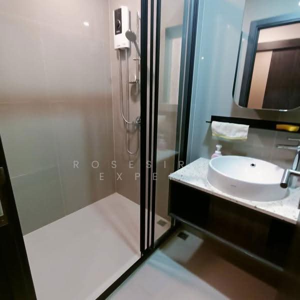 XT Huaikhwang, Bangkok, 244 Ratchadaphisek Road, Huai Khwang, Bangkok, 1 Bedroom, 32 sqm, Condo For Rent, by Rosesirin Expert, 500568641 - DDproperty.com