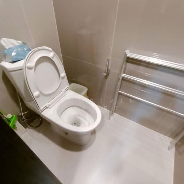 XT Huaikhwang, Bangkok, 244 Ratchadaphisek Road, Huai Khwang, Bangkok, 1 Bedroom, 32 sqm, Condo For Rent, by Rosesirin Expert, 500568641 - DDproperty.com