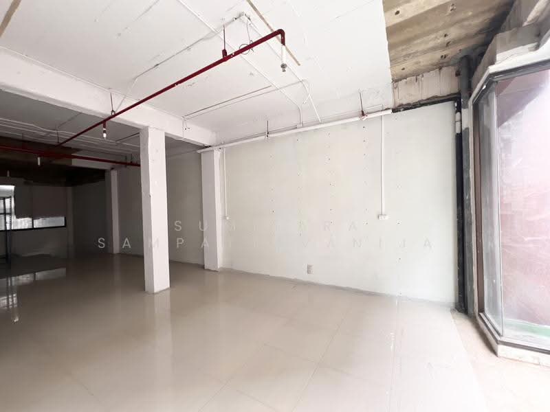 พื้นที่ให้เช่า สีลม สุรวงศ์ : Space for rent Silom, Surawong, กรุงเทพ, สุริยวงศ์, บางรัก, กรุงเทพ, 130 ตร.ม., พื้นที่ขายของ ให้เช่า, โดย Sumitara Sampattavanija, 500568650 - DDproperty.com