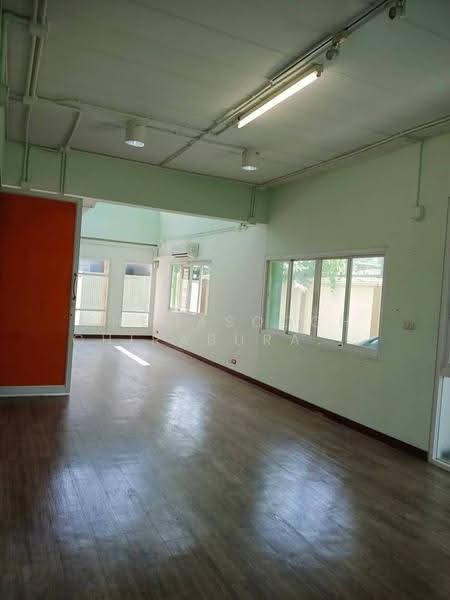 1-BR House, Bangkok, Praborommaharatchawang, Phra Nakhon, Bangkok, 1 Bedroom, 484 sqm, Single Detached House For Rent, by Khemasooch Chiraburanan, 500568712 - DDproperty.com