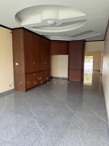 Home Office ถนนจันทน์ 43 ใกล้ถทางพิเศษศรีรัช 50 เมตร, กรุงเทพ, บางโคล่, บางคอแหลม, กรุงเทพ, 2,000 ตร.ม., สำนักงาน ขาย, โดย Manat Kunphanphaichit, 500568757 - DDproperty.com