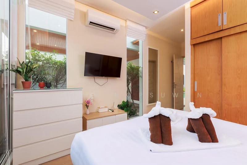 For rent: Pool villa in Phuket Town, 2 bedrooms, 2 bathrooms, 64 sq.wa. Rent: 90,000 THB/month, Phuket, Chalong, Muang Phuket, Phuket, 2 Bedrooms, 200 sqm, Villa For Rent, by Rachen Nopsuwan, 500568783 - DDproperty.com