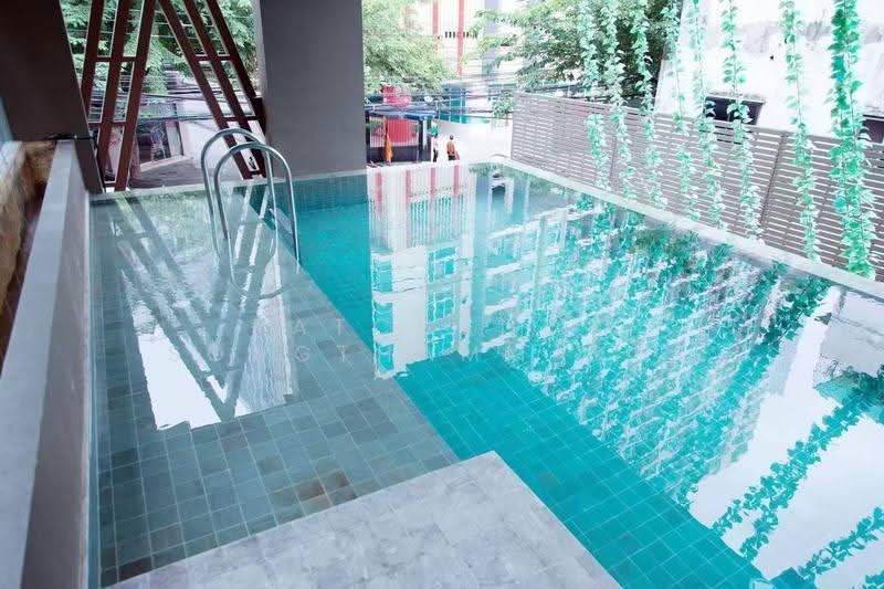Altitude Define, Bangkok, Si Phraya Road, Si Phraya, Bang Rak, Bangkok, 2 Bedrooms, 43 sqm, Condo For Sale, by Ratchanon Songthammakul, 500568785 - DDproperty.com