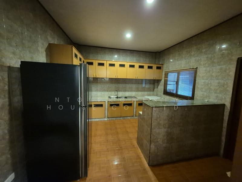 บ้านเดี่ยว ซอยสบายใจ ใกล้mrtสุทธิสาร, Bangkok, Samsen Nok, Huai Khwang, Bangkok, 4 Bedrooms, 220 sqm, Single Detached House For Rent, by NTG Property House Co.,Ltd., 500568825 - DDproperty.com