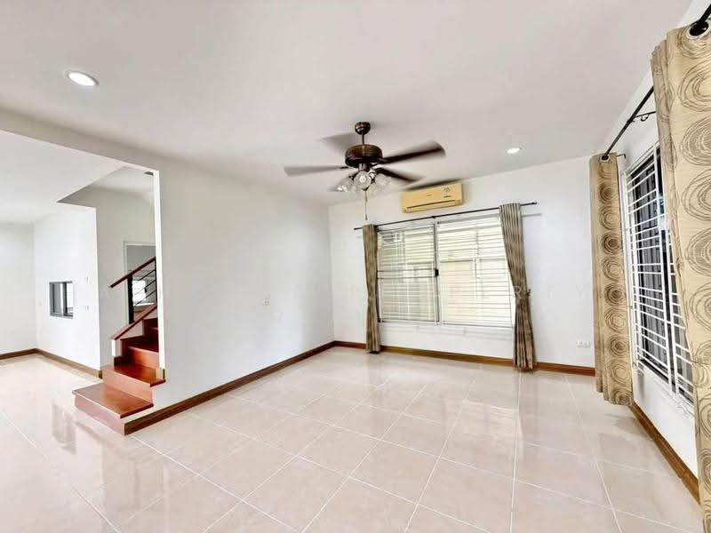 Newly renovated detached house in Suan View Khao Village, near Chonburi city, Chon Buri (Pattaya), Huai Kapi, Muang Chon Buri, Chon Buri (Pattaya), 3 Bedrooms, 225 sqm, Single Detached House For Sale, by A House Property Co.,Ltd., 500568835 - DDproperty.com
