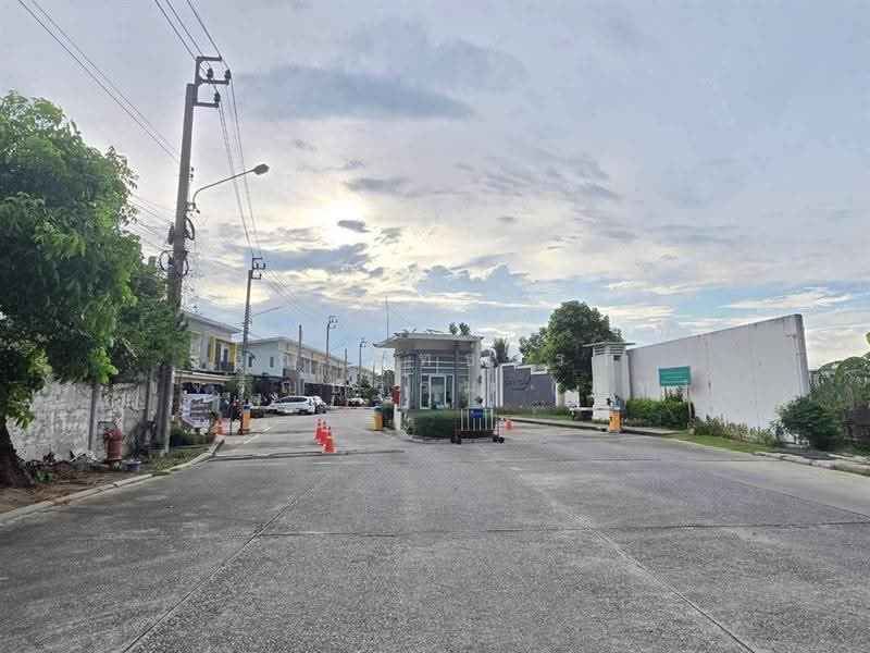เดอะ คอนเนค สุวรรณภูมิ 1 (The Connect Suvarnabhumi 1), สมุทรปราการ, ถนนกิ่งแก้ว, ราชาเทวะ, บางพลี, สมุทรปราการ, 100 ตร.ม., ทาวน์เฮ้าส์ ขาย, โดย คุณ พัทธ์ธีรา เจริญธรรม (พัท), 500568905 - DDproperty.com
