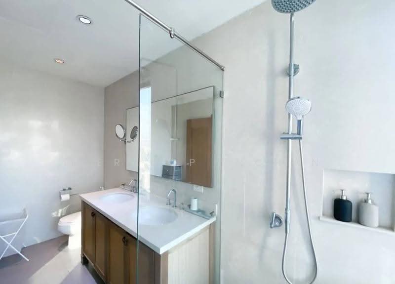 The Emporio Place, Bangkok, 93 Soi Sukhumvit 24, Sukhumvit Road, Khong Tan, Khlong Toei, Bangkok, 2 Bedrooms, 108 sqm, Condo For Sale, by Teeranop Inchan, 500568977 - DDproperty.com