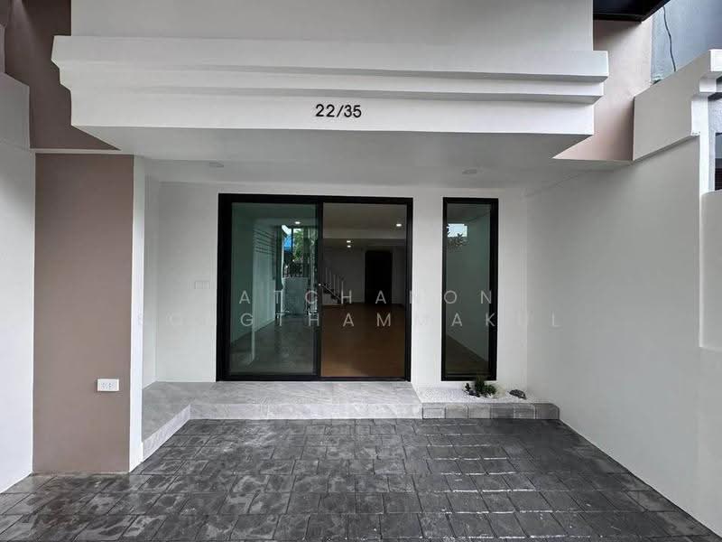 3-BR Townhouse, Bangkok, Lat Phrao, Bangkok, 3 Bedrooms, 204 sqm, Townhouse For Sale, by Ratchanon Songthammakul, 500569077 - DDproperty.com