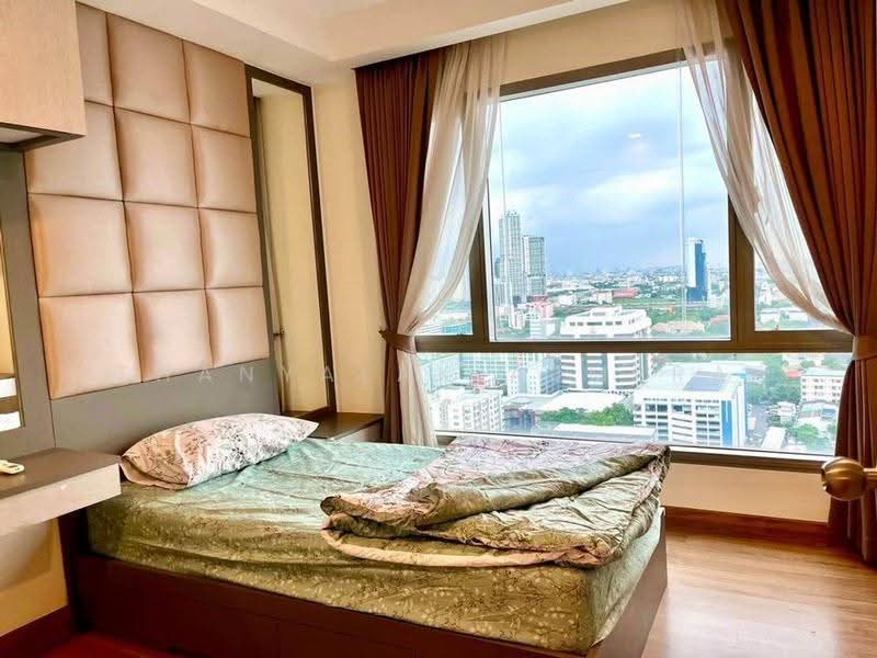 Thru Thonglor, Bangkok, Petchaburi Road, Bang Kapi, Huai Khwang, Bangkok, 2 Bedrooms, 62 sqm, Condo For Rent, by Thanyalak Ajmera, 500569174 - DDproperty.com