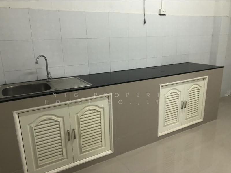 บ้านใกล้ รถไฟฟ้า สะพานควาย, Bangkok, Samsen Nai, Phaya Thai, Bangkok, 3 Bedrooms, 250 sqm, Single Detached House For Rent, by NTG Property House Co.,Ltd., 500569193 - DDproperty.com