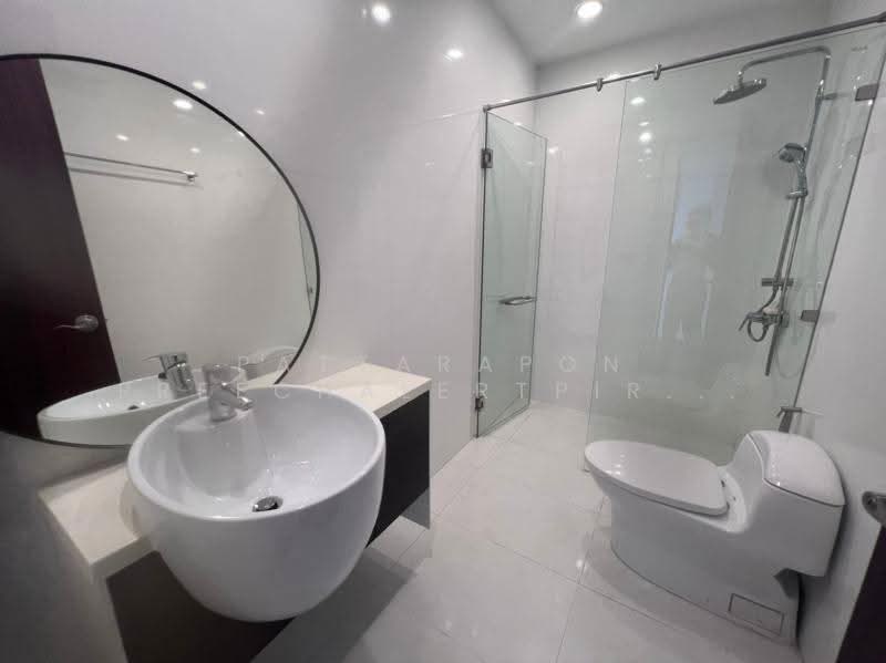 Silom Grand Terrace, Bangkok, Soi Saladaeng 2, Saladaeng Road, Silom, Bang Rak, Bangkok, 3 Bedrooms, 110 sqm, Condo For Rent, by Pattarapon Preechalertpiriya, 500569201 - DDproperty.com