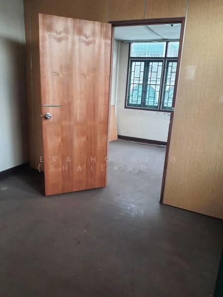 3 ชั้น ถนนบริพัตร ย่านเมืองเก่า ใกล้ MRT สามยอด–วัดมังกร, bangkok, Ban Bat, Pom Prap Sattru Phai, Bangkok, , 105 sqm, Shophouse For Sale, by ERA Holding (Thailand) Co., Ltd., 500569215 - DDproperty.com