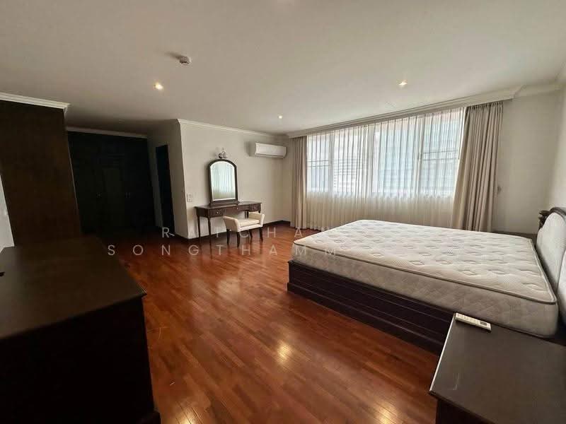 Newton Tower, Bangkok, Soi Sukhumvit 6, Khlong Toei, Bangkok, 3 Bedrooms, 190 sqm, Condo For Rent, by Ratchanon Songthammakul, 500569297 - DDproperty.com