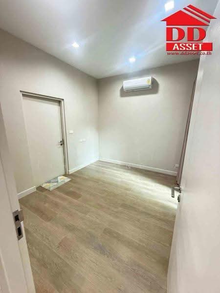Bangkok Boulevard Bangna KM.5, Samut Prakan, Bang Na-Trat 37 Alley, Bang Kaeo, Bang Plee, Samut Prakan, 4 Bedrooms, 200 sqm, Single Detached House For Sale, by DD Asset (Thailand) Co.,Ltd, 500569345 - DDproperty.com