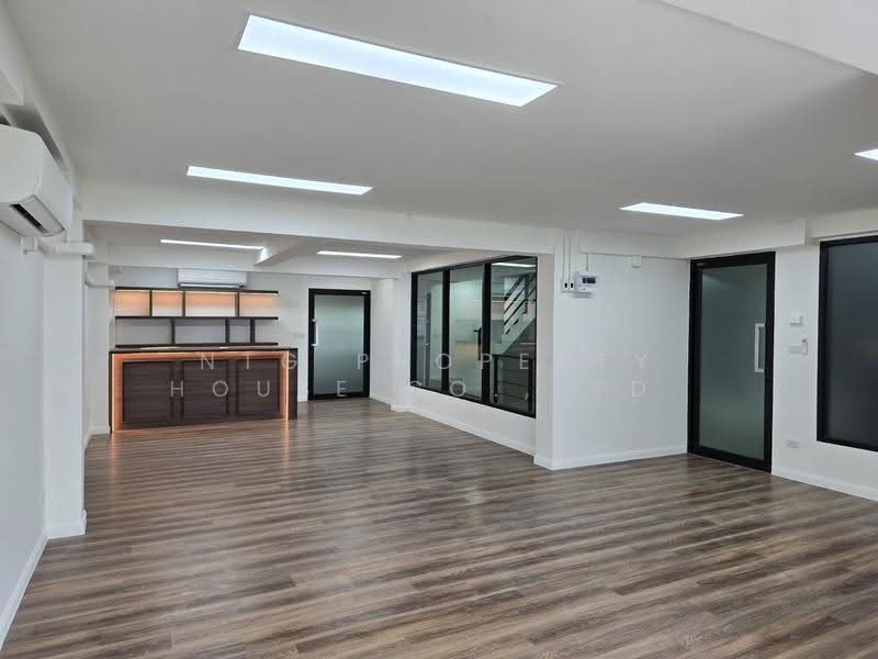 NG576 ให้เช่า Office วิภาวดีรังสิต 17 ใกล้ห้าแยกลาดพร้าว พร้อมใช้งาน เหมาะสำหรับหลายธุรกิจ, กรุงเทพ, จตุจักร, กรุงเทพ, 600 ตร.ม., บ้านเดี่ยว ให้เช่า, โดย NTG Property House Co.,Ltd., 500569365 - DDproperty.com