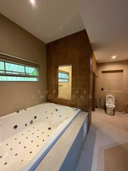 4-BR Villa, Chon Buri (Pattaya), Nong Pru, Bang Lamung (Pattaya), Chon Buri (Pattaya), 4 Bedrooms, 868 sqm, Villa For Sale, by Supicha Chorjong, 500569398 - DDproperty.com