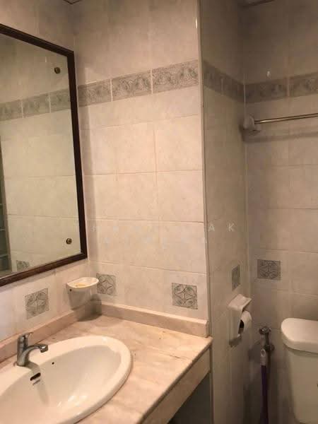 Garden Place, Bangkok, 274/1 Soi Ratchadaphisek 20 Sutthisarn Winitchai Road, Samsen Nok, Huai Khwang, Bangkok, 2 Bedrooms, 60 sqm, Condo For Rent, by Thanyalak Ajmera, 500569480 - DDproperty.com