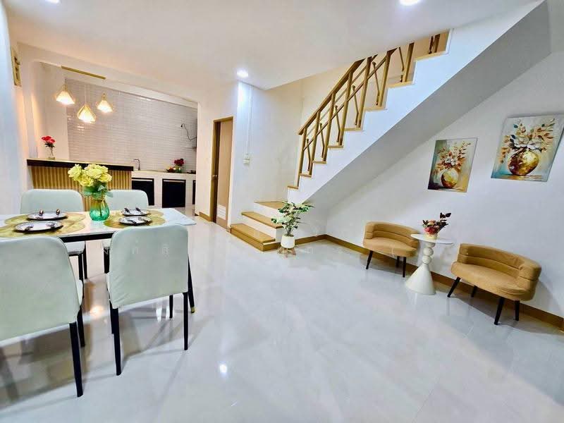 Poonsinh Thani 3, Bangkok, Rat Phatthana Road, Khlong Song Ton Nun, Lat Krabang, Bangkok, 2 Bedrooms, 80 sqm, Townhouse For Sale, by นภัสศรณ์ วงศ์สินไทยกร (นันท์), 500569481 - DDproperty.com