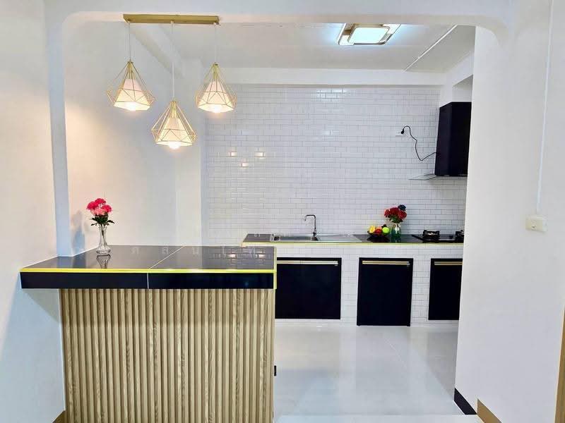 Poonsinh Thani 3, Bangkok, Rat Phatthana Road, Khlong Song Ton Nun, Lat Krabang, Bangkok, 2 Bedrooms, 80 sqm, Townhouse For Sale, by นภัสศรณ์ วงศ์สินไทยกร (นันท์), 500569481 - DDproperty.com