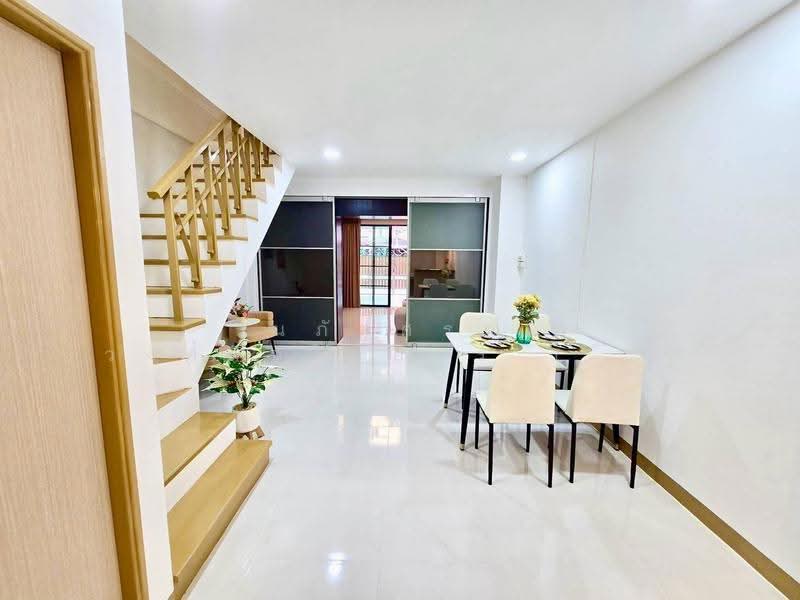 Poonsinh Thani 3, Bangkok, Rat Phatthana Road, Khlong Song Ton Nun, Lat Krabang, Bangkok, 2 Bedrooms, 80 sqm, Townhouse For Sale, by นภัสศรณ์ วงศ์สินไทยกร (นันท์), 500569481 - DDproperty.com