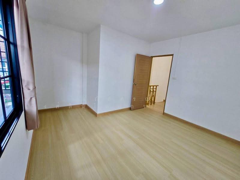Poonsinh Thani 3, Bangkok, Rat Phatthana Road, Khlong Song Ton Nun, Lat Krabang, Bangkok, 2 Bedrooms, 80 sqm, Townhouse For Sale, by นภัสศรณ์ วงศ์สินไทยกร (นันท์), 500569481 - DDproperty.com