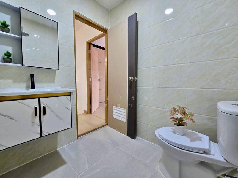 Poonsinh Thani 3, Bangkok, Rat Phatthana Road, Khlong Song Ton Nun, Lat Krabang, Bangkok, 2 Bedrooms, 80 sqm, Townhouse For Sale, by นภัสศรณ์ วงศ์สินไทยกร (นันท์), 500569481 - DDproperty.com