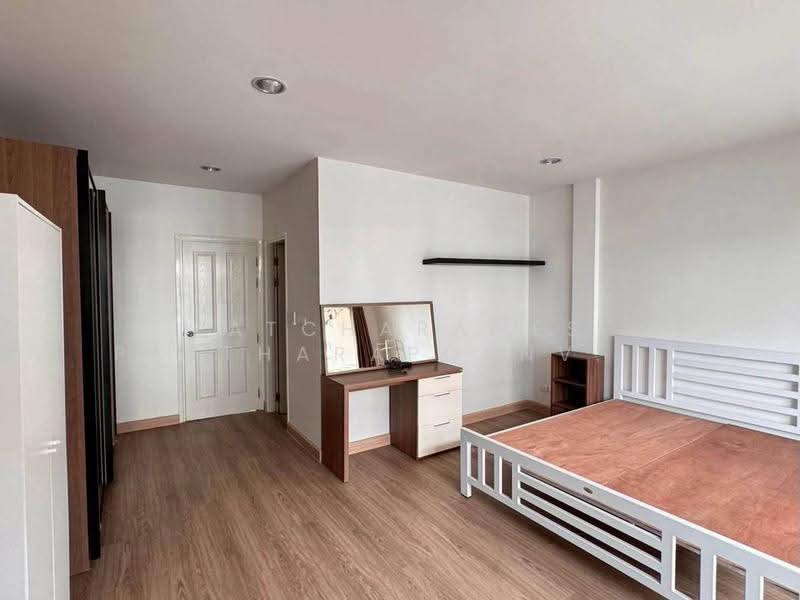 Baan Klang Muang Urbanion Rama 9-Ladprao, Bangkok, Soi Ladprao 84, Ladprao Road, Wang Thonglang, Bangkok, 3 Bedrooms, 160 sqm, Townhouse For Rent, by Patcharames Pattharapornviboon, 500569500 - DDproperty.com