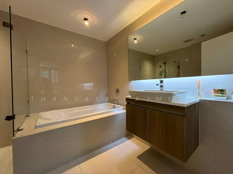 Vtara Sukhumvit 36, Bangkok, 118 Soi Saen Sabai, Phra Kanong, Khlong Toei, Bangkok, 2 Bedrooms, 50 sqm, Condo For Rent, by Thanyalak Ajmera, 500569533 - DDproperty.com